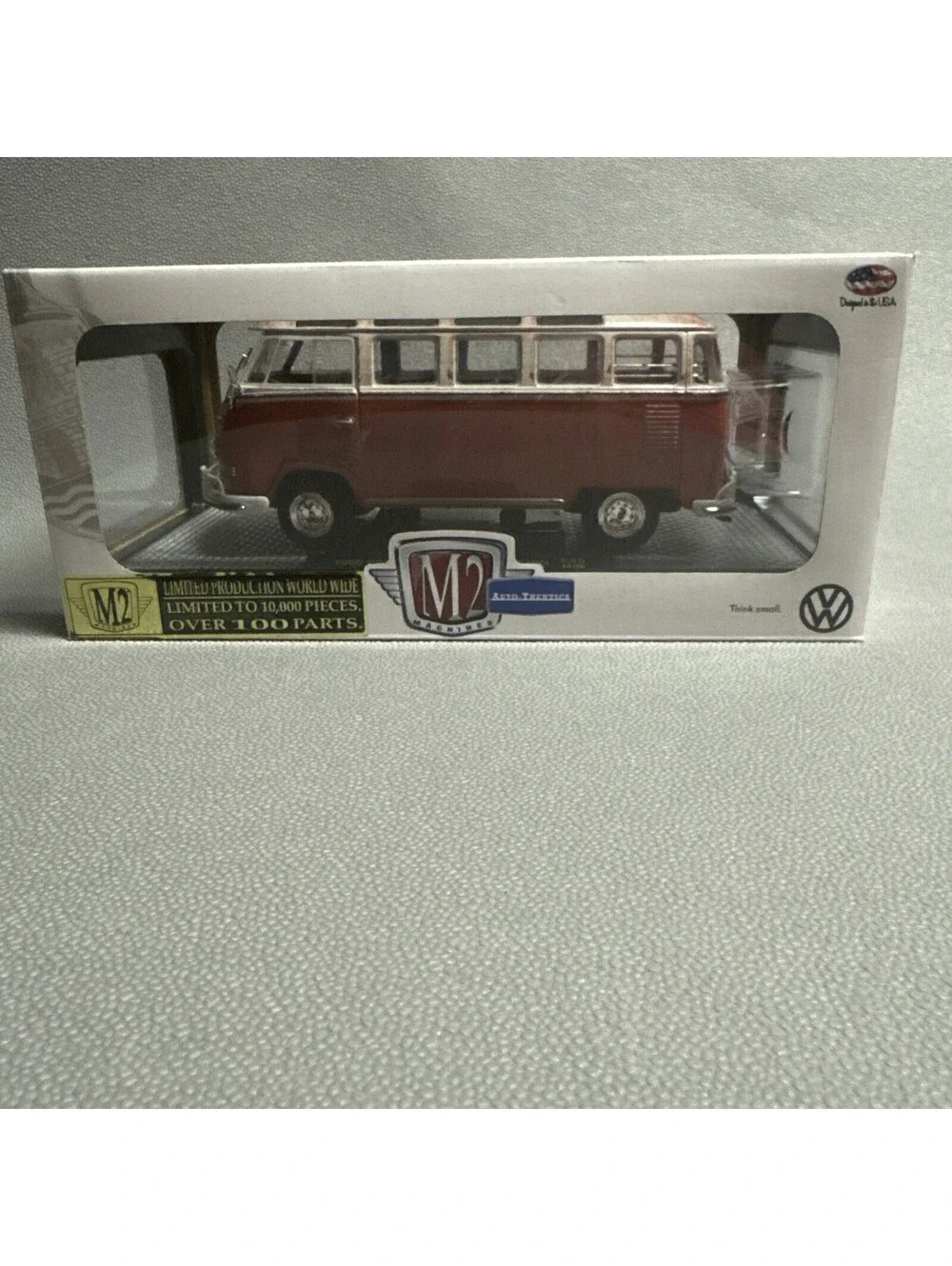 M2 Machines 1/24 RUSTY 1960 VW Microbus Deluxe USA Model R45 Red White Patina